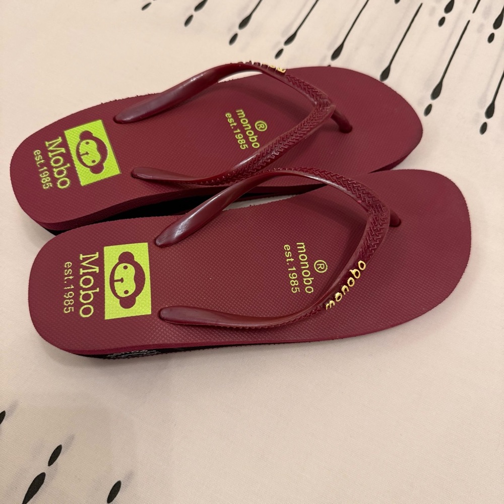 Women's Burgundy Flip Flop Sandals